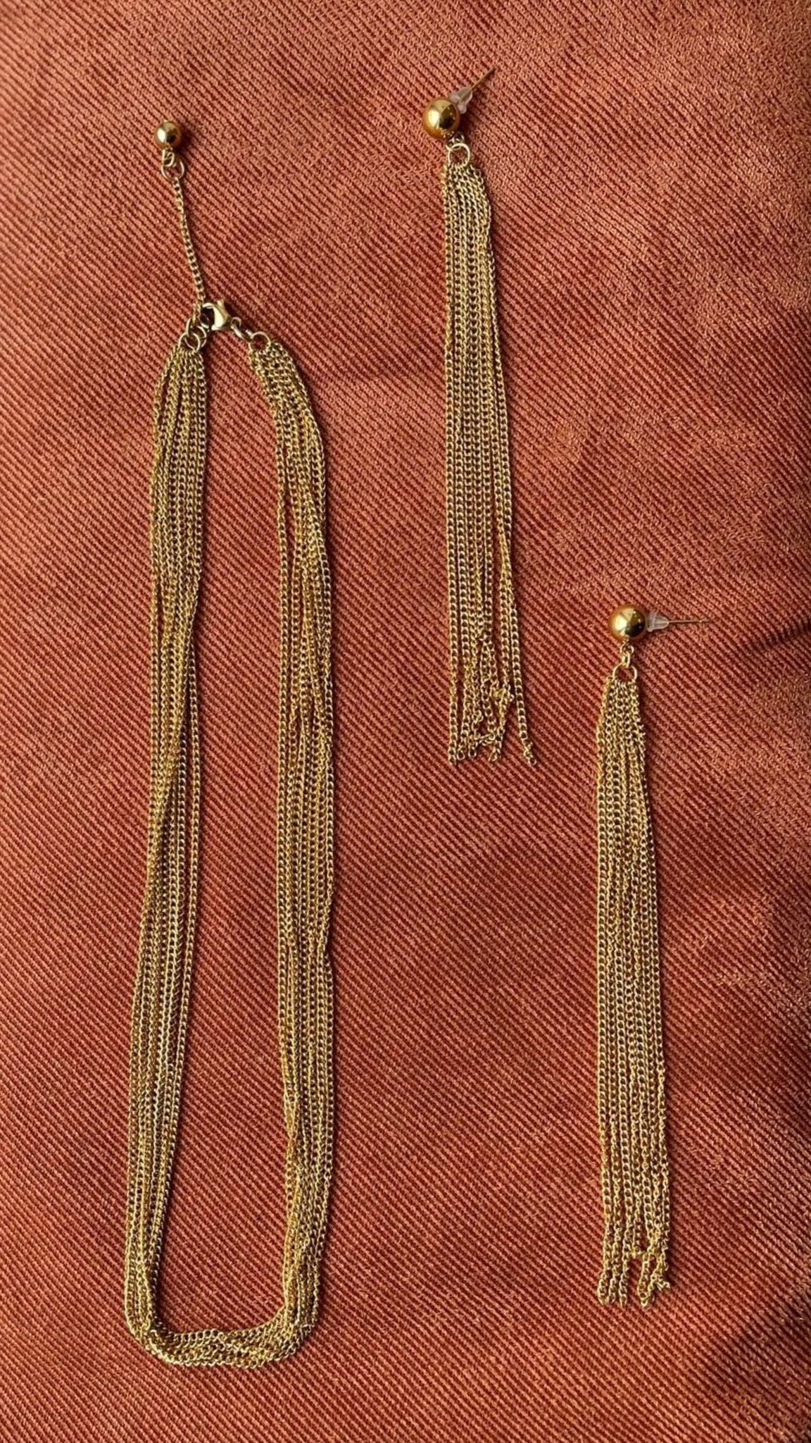 CURTAIN NECKLACE