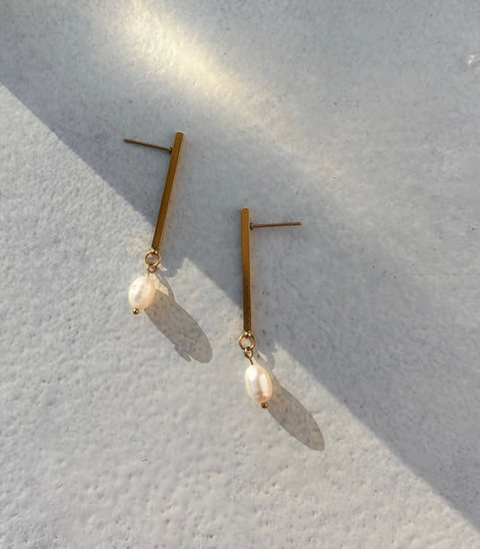 BIANCA FRESHWATER PEARL EARRINGS