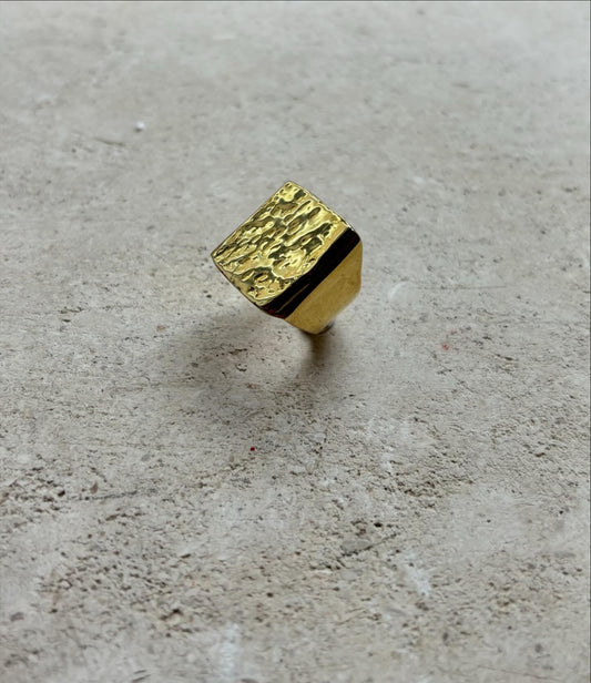 SIGNET RING